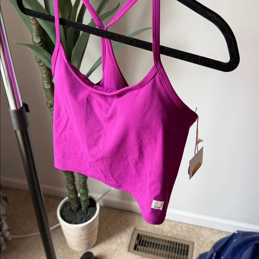Vuori Vuori AllTheFeels Support Tank 2.0 Size Medium Magenta - Picture 5 of 8